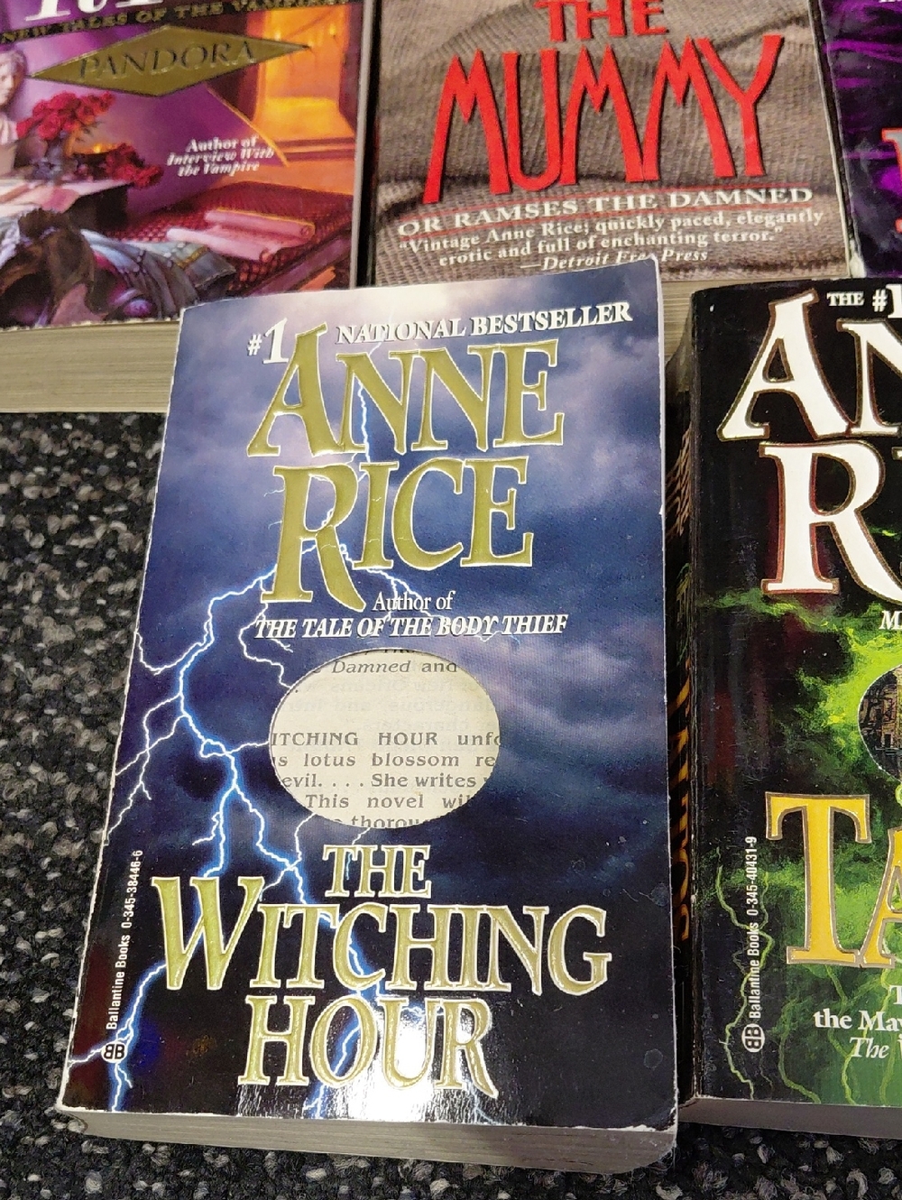 Anne Rice Paperback Book Lot - Picture 4 of 4